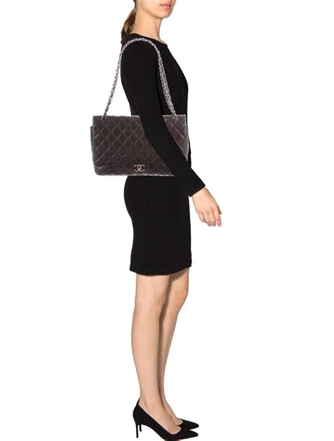 chanel maxi purse